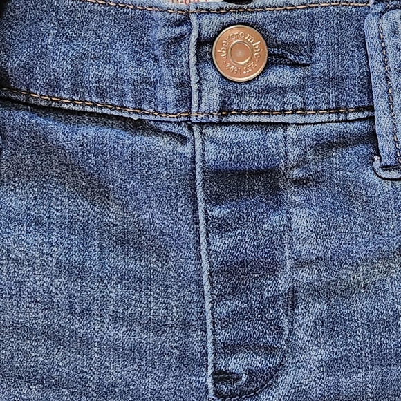 Abercrombie Kids pull-on jean legging Size 13/14 medium wash w/ distressing - Picture 6 of 12